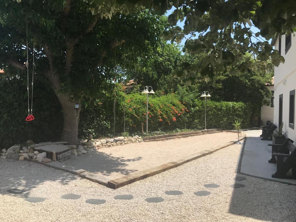 Beach House Fos-sur-Mer Bagian luar foto